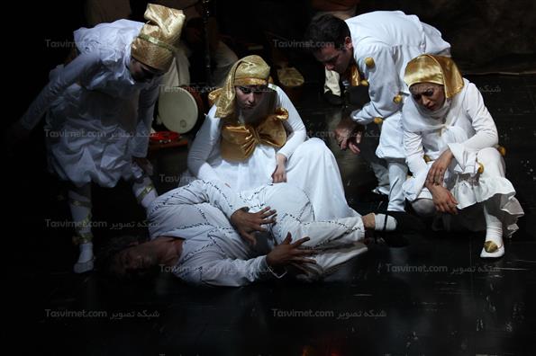 نمایش من از سگ بودن خود چیزهای زیادی فهمیده بودم