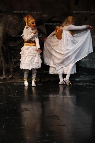 نمایش من از سگ بودن خود چیزهای زیادی فهمیده بودم