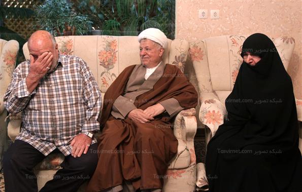 دیدارهاشمی رفسنجانی با خانواده شهیدان جوادسپهری