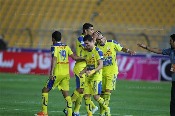 دیدارتیم‌های  پرسپولیس و نفت تهران
