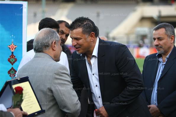 دیدار تیم‌های ملوان و پرسپولیس