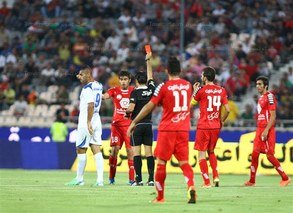 دیدار تیم‌های ملوان و پرسپولیس