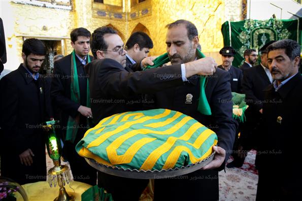 مراسم تعویض پرچم گنبدمطهر امام رضا (ع)