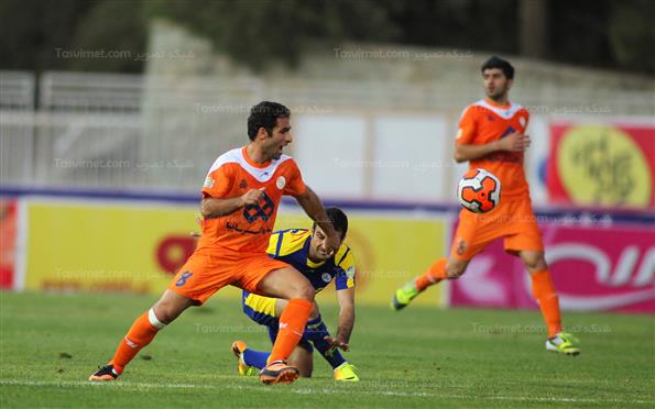 دیدار تیم‌های سایپا و نفت تهران