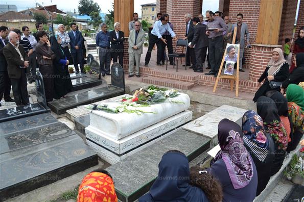 گلباران آرامگاه شیون فومنی