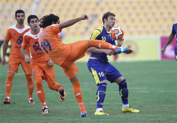 دیدار تیم‌های سایپا و نفت تهران