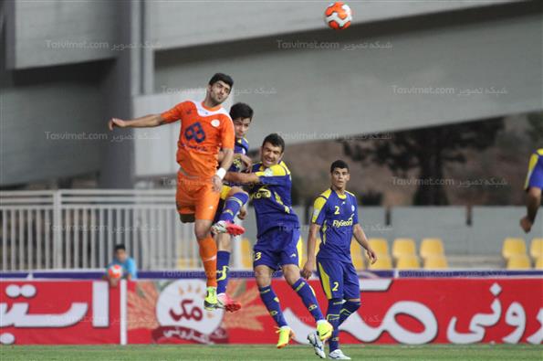 دیدار تیم‌های سایپا و نفت تهران