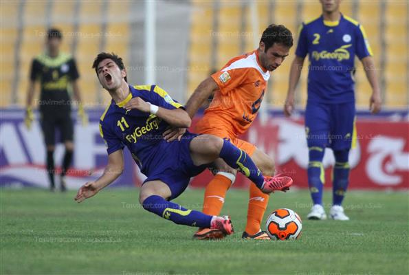 دیدار تیم‌های سایپا و نفت تهران