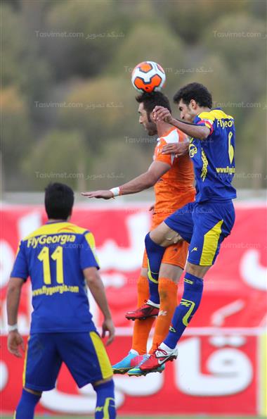 دیدار تیم‌های سایپا و نفت تهران