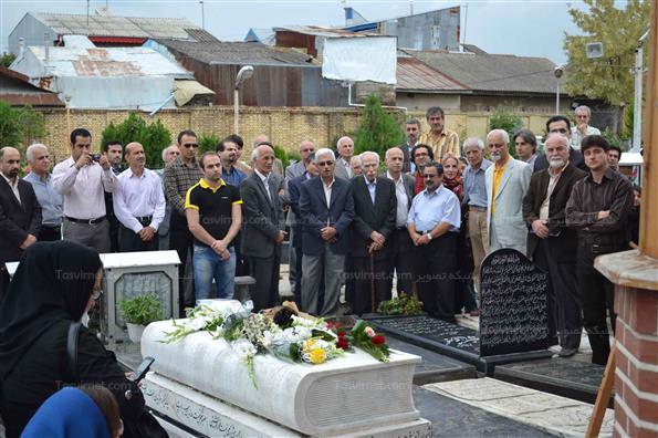 گلباران آرامگاه شیون فومنی