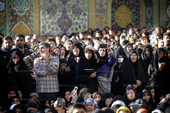 مراسم تعویض پرچم گنبدمطهر امام رضا (ع)