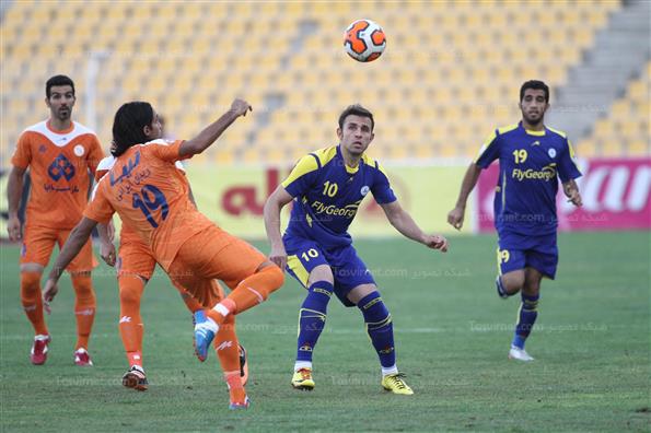 دیدار تیم‌های سایپا و نفت تهران