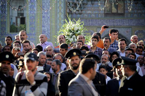 مراسم تعویض پرچم گنبدمطهر امام رضا (ع)