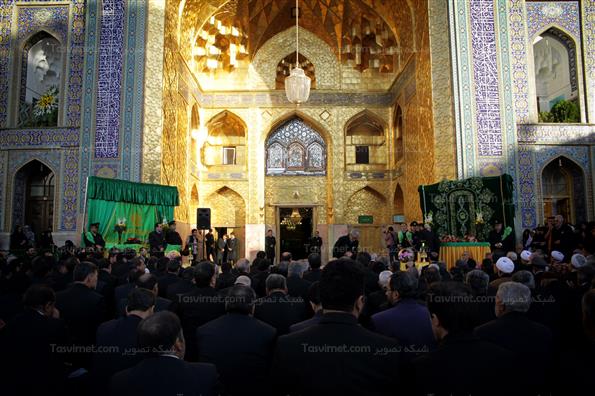 مراسم تعویض پرچم گنبدمطهر امام رضا (ع)
