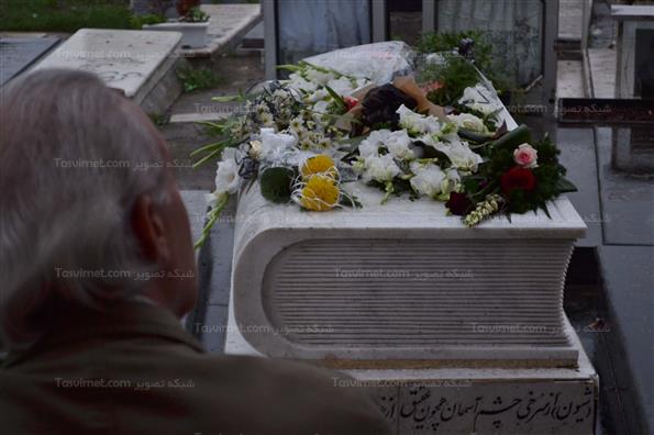 گلباران آرامگاه شیون فومنی