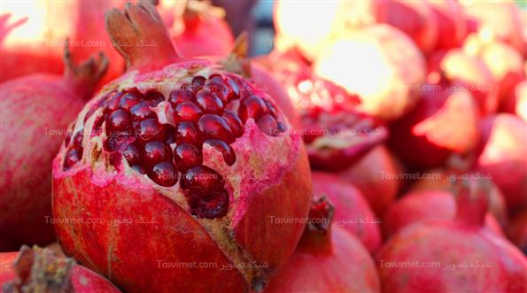 بازار میوه و تره بار در آستانه شب یلدا