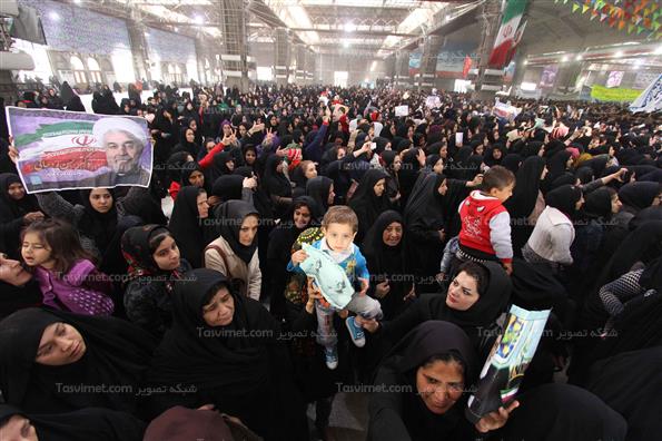 حضور حسن روحانی در مصلی اهواز