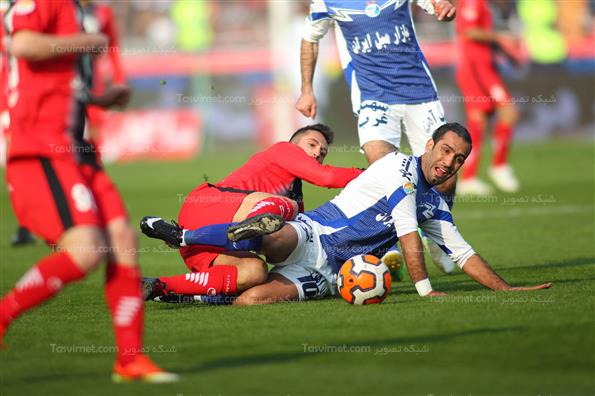 دیدار تیم های فوتبال استقلال و پرسپولیس