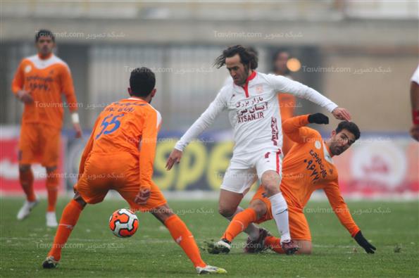 دیدار تیم های فوتبال سایپا و تراکتورسازی