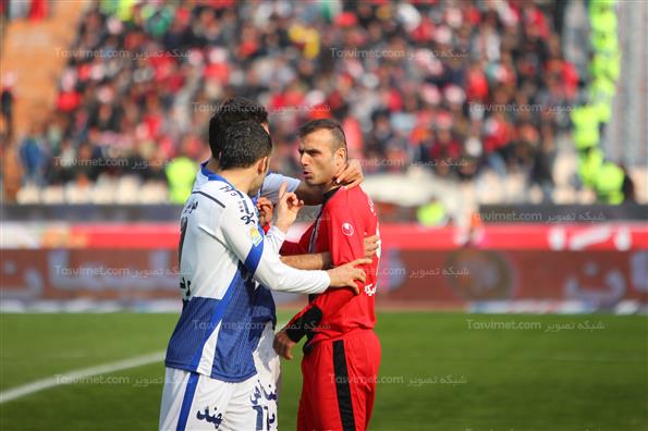 دیدار تیم های فوتبال استقلال و پرسپولیس