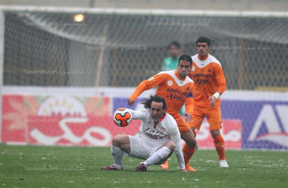 دیدار تیم های فوتبال سایپا و تراکتورسازی