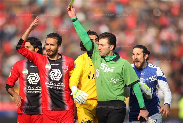 دیدار تیم های فوتبال استقلال و پرسپولیس