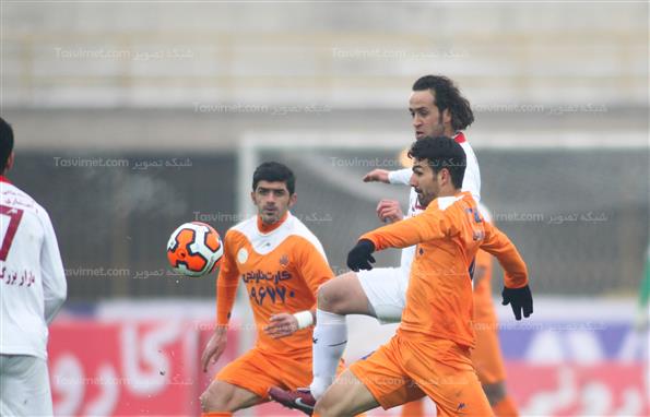 دیدار تیم های فوتبال سایپا و تراکتورسازی