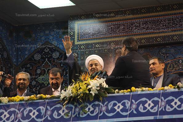 حضور حسن روحانی در مصلی اهواز