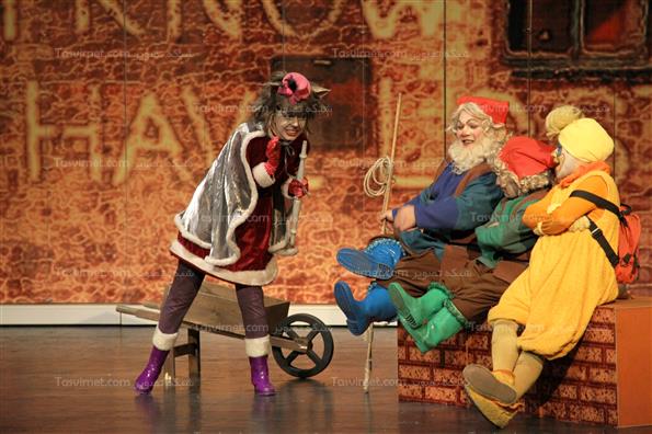 نمایش سفر رویایی کوتوله ها