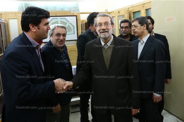 بازدید لاریجانی از بخش‌های اداری مجلس