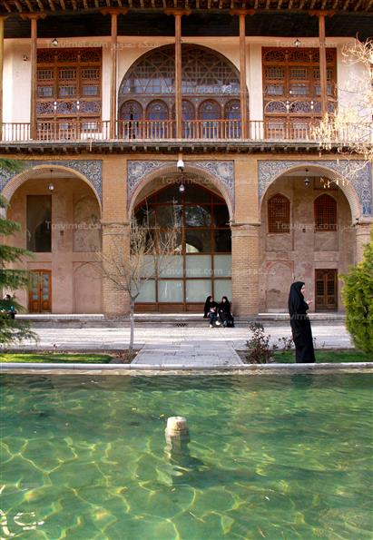 عمارت چهلستون