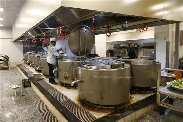 بازدید لاریجانی از بخش‌های اداری مجلس