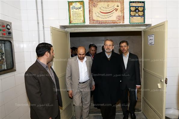 بازدید لاریجانی از بخش‌های اداری مجلس