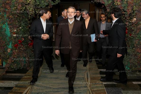 بازدید لاریجانی از بخش‌های اداری مجلس