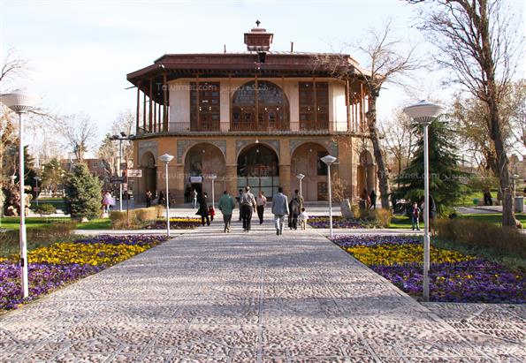 عمارت چهلستون