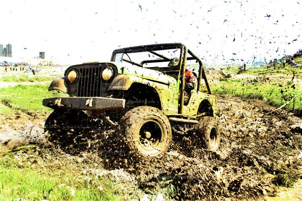 مسابقات اتومبیلرانی آفرود