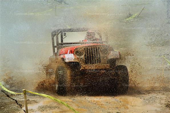 مسابقات اتومبیلرانی آفرود در قزوین