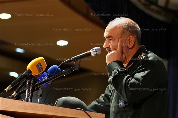 همایش بزرگداشت کارمندان بسیجی