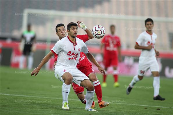 دیدار تیم های فوتبال پرسپولیس و پدیده