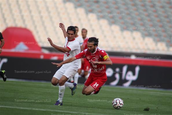 دیدار تیم های فوتبال پرسپولیس و پدیده