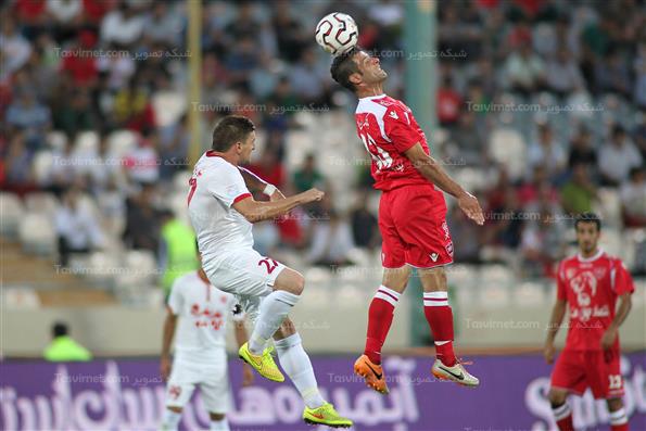 دیدار تیم های فوتبال پرسپولیس و پدیده