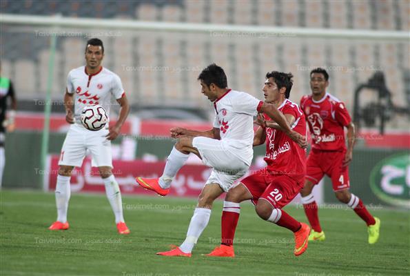 دیدار تیم های فوتبال پرسپولیس و پدیده
