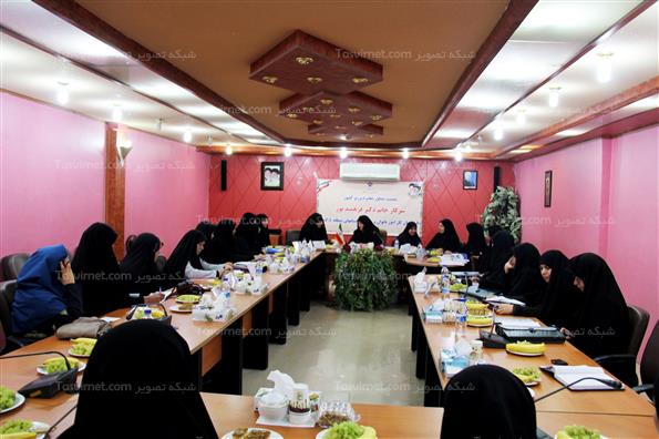 نشست مشاورامور زنان باحضور مشاور وزیر کشور