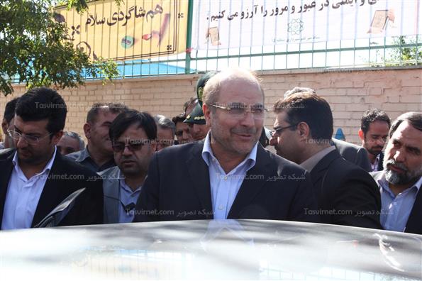 نواختن زنگ مهر توسط قالیباف