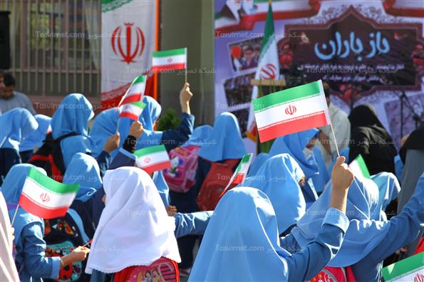 نواختن زنگ مهر توسط قالیباف