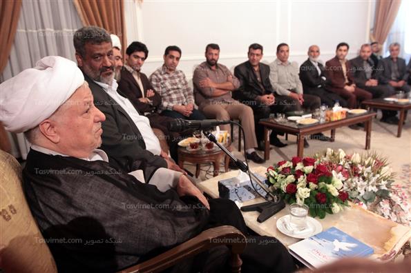 دیداراعضای ستاد یادواره ‌شهدای یزدل کاشان با هاشمی