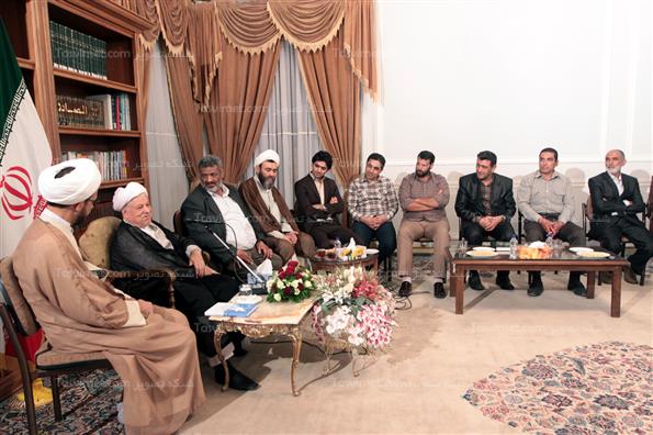 دیداراعضای ستاد یادواره ‌شهدای یزدل کاشان با هاشمی