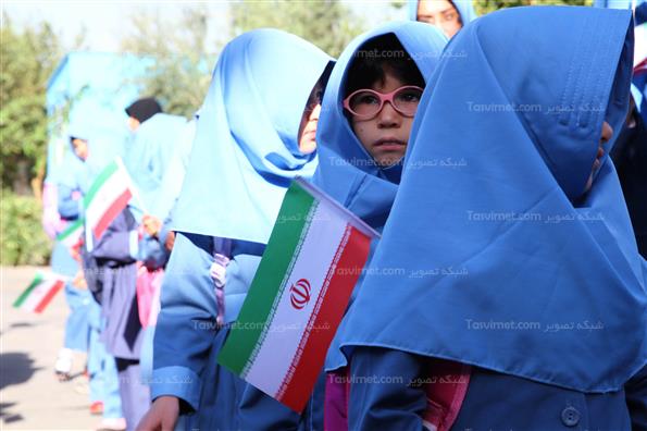 نواختن زنگ مهر توسط قالیباف