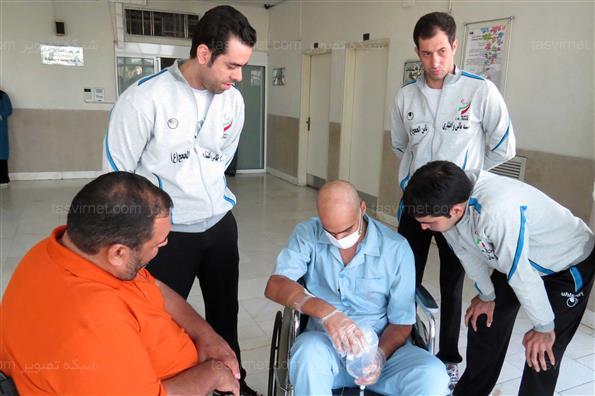عیادت جمعی اهالی والیبال نشسته از حمید سلطانی