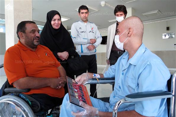 عیادت جمعی اهالی والیبال نشسته از حمید سلطانی